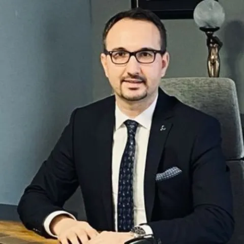 Op. Dr. YASİN KÜRŞAD VARSAK
