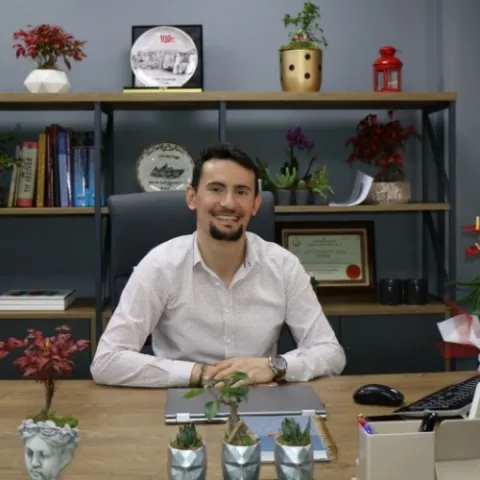 Op. Dr. ERDİ ÖZDEMİR