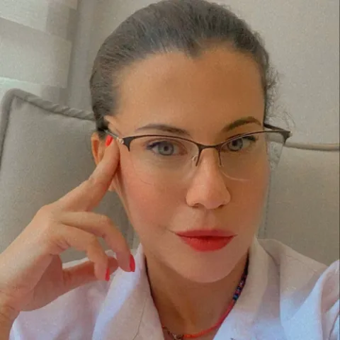 Dr. GÖKÇE SARUHANOĞLU
