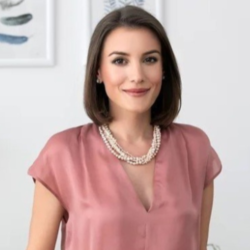 Uzm. Dr. AYÇA CAN UZ