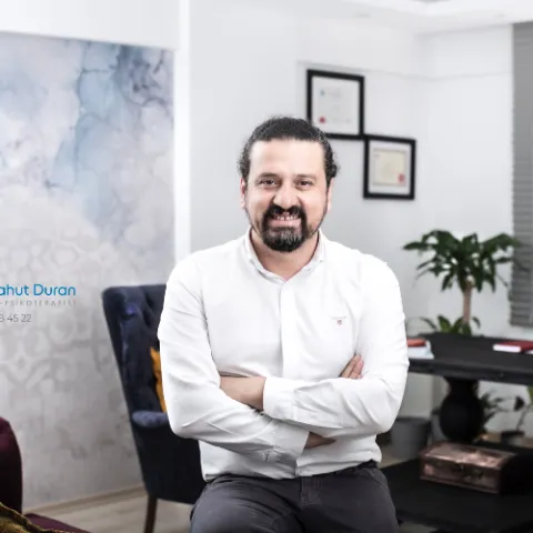 Uzm. Dr. ŞAHUT DURAN
