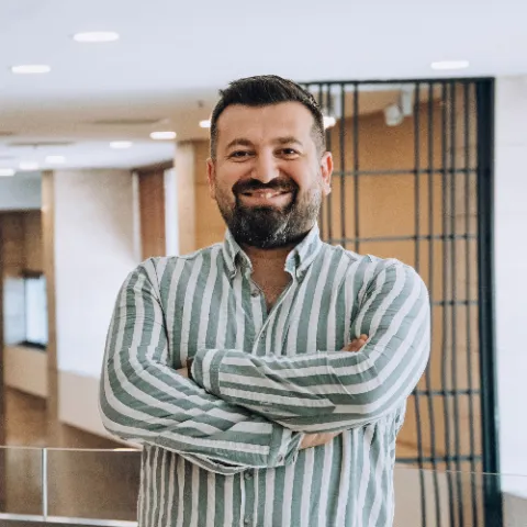 Dr. müəllim YAŞAR BAŞAĞA