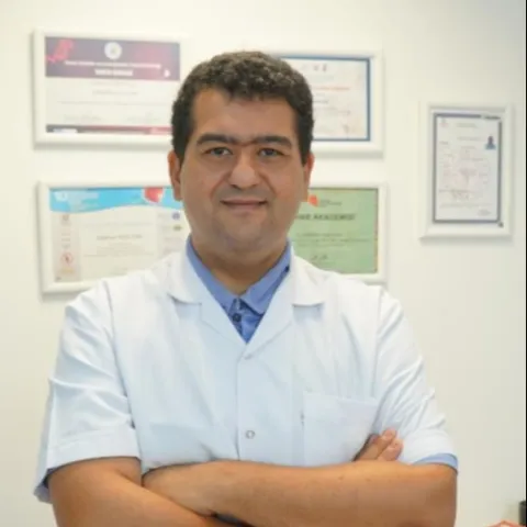 Cərrah Dr. GÖKHAN KIZILTAN