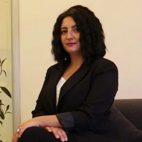 Aile Dan. Ziyne Özay Polat