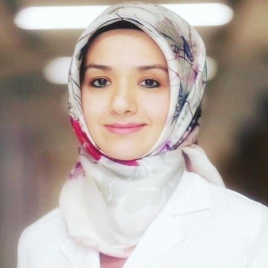 Cərrah Dr. TUĞBA KURT