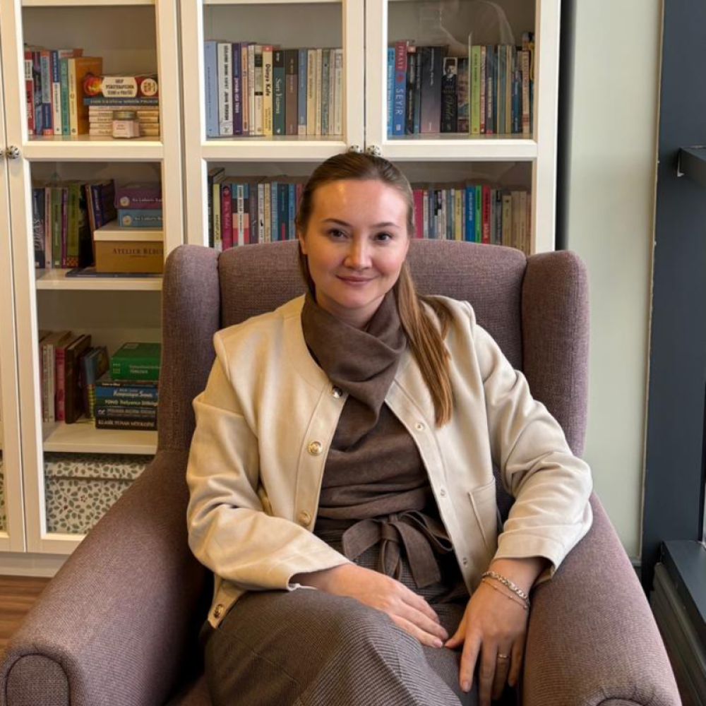 Dr. BEGÜM STAMNİTZ