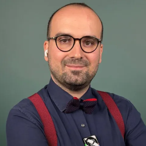 Doz. Dr. AHMED CİHAD GENÇ