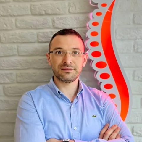 Doz. Dr. ANIL TAŞKESEN
