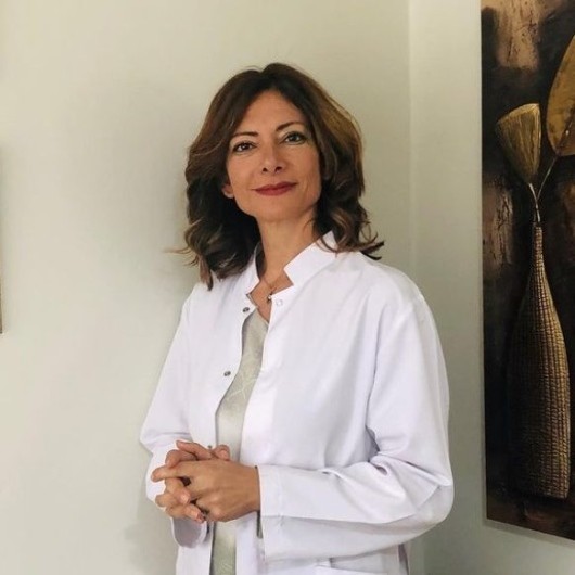 Cərrah Dr. HÜLYA AYDOĞMUŞ