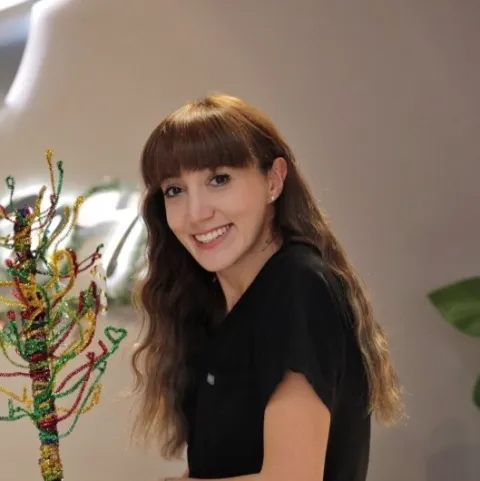 DT. HAZAL CEREN ÖZÇELİK