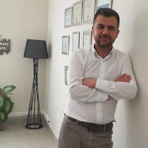 UZM. KL. PSK. KAMİL DEMİR