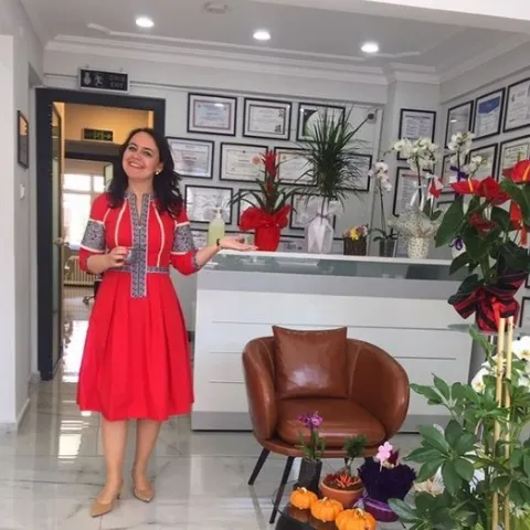 DR. DT. ŞEBNEM ÖZATİK