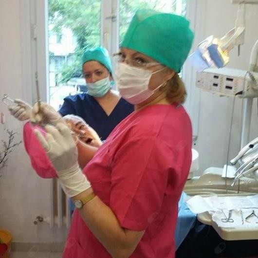 Diş hək. AYŞE HALİDE AKINCI