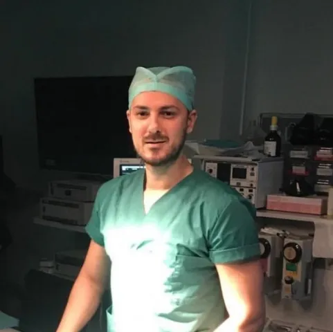 UZM. DT. A. EMRE KARAALİ