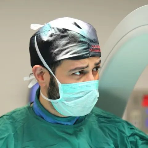 Cərrah Dr. MEHMET YILMAZ