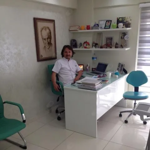 DT. NİHAT VERESKALA