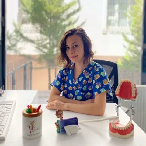DR. DT. ZEYNEP ÖZKALENDER