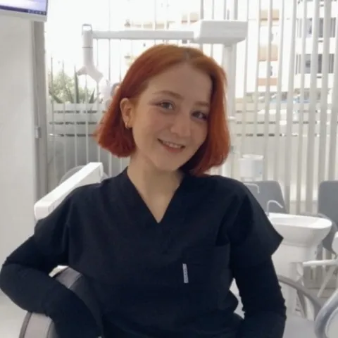 Zahnarzt MERAL ÜNAL