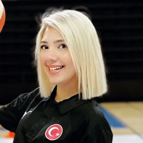 Fizioterapevt BETÜL AKYÜNCİ