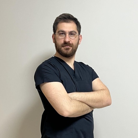 Diş hək. MERTCAN KAMALI