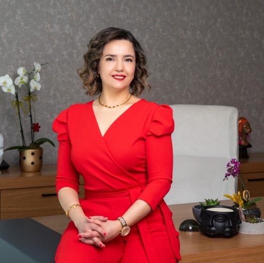 PROF. DR. GÖKÇE ÖZEL