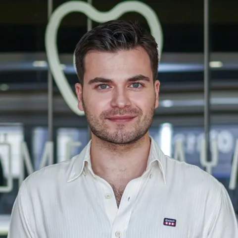 DR. DT. ÖMER BAYAR