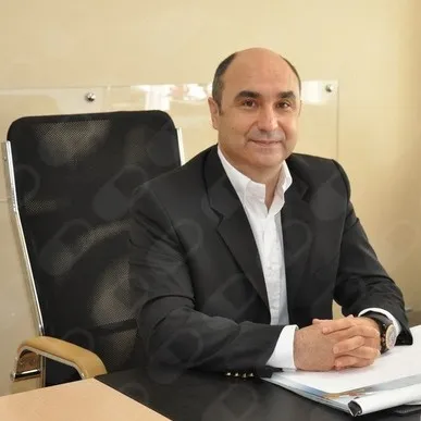 UZM. DR. ARET KAMAR