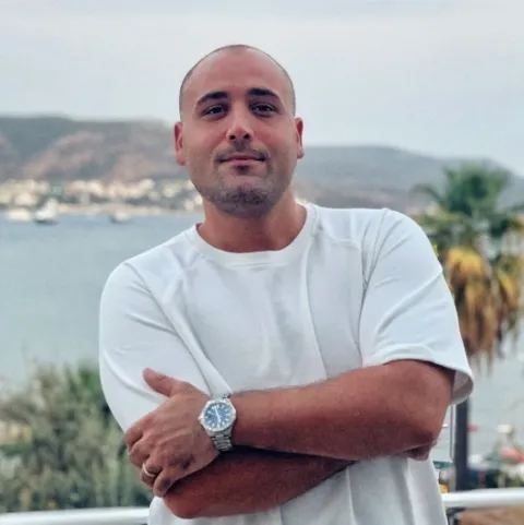 Cərrah Dr. NEZİH ZİROĞLU