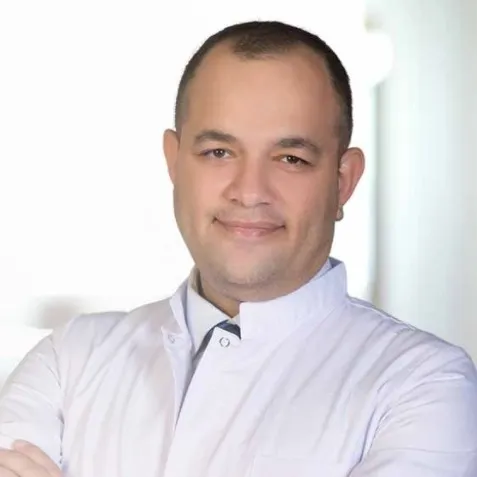 OP. DR. UĞUR BARIŞ ÖZKAL