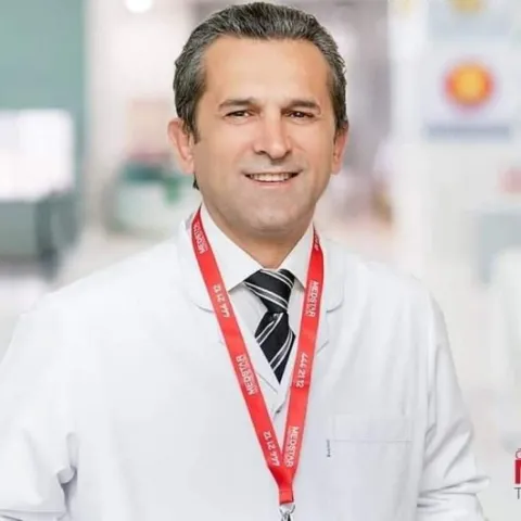 Cərrah Dr. ERTUĞRUL AKDAŞ