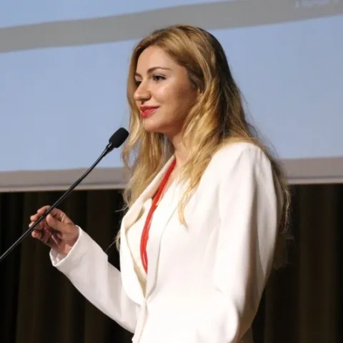 DR. DT. ESRA BOZBAY