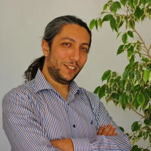 UZM. DR. SUAT CAN