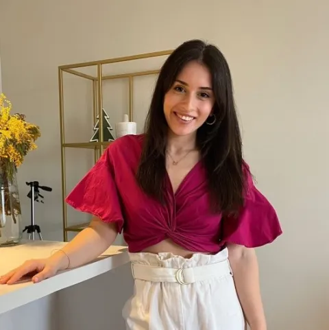 DYT. HANDE YELDANLI