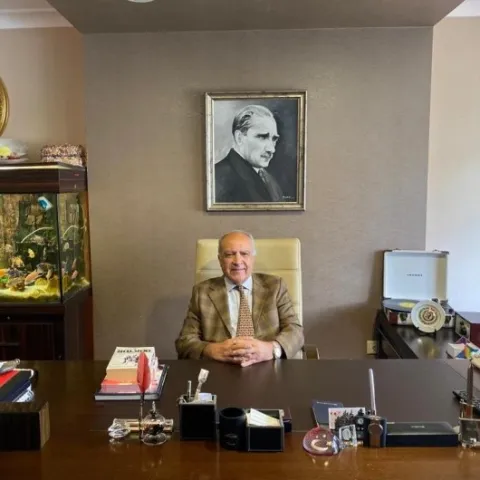 UZM. DR. NİHAT ÖZKAN