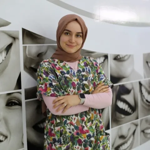 UZM. DT. ELİF SİFİL KAPICIOĞLU