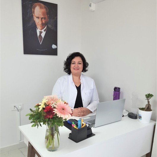 Diş hək. GÖZDE YAKAR AKEL
