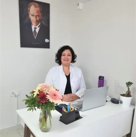 DT. GÖZDE YAKAR AKEL
