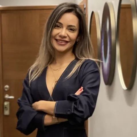 Cərrah Dr. BUSE ÇAPKINOĞLU