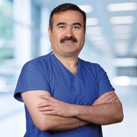 Cərrah Dr. SONER AKPINAR