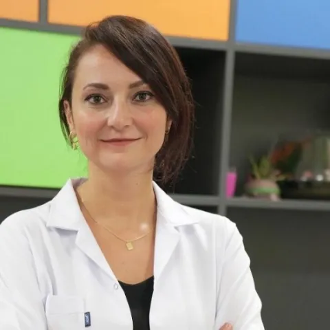 DOÇ. DR. EMİNE MANOLYA KARA