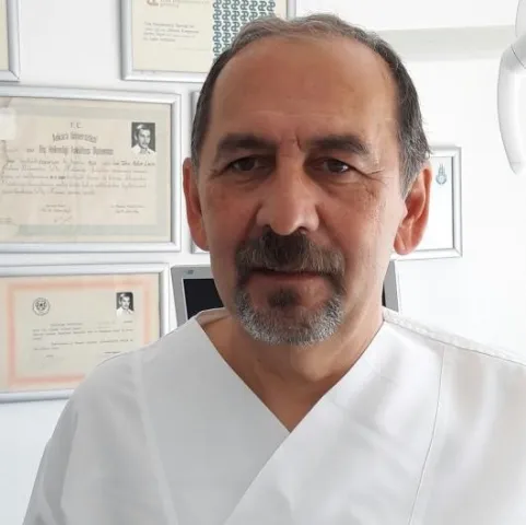 Zahnarzt TAHİR AŞKIN LAÇİN