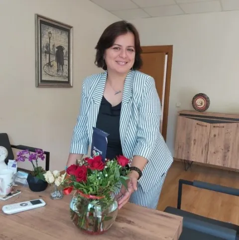 Doz. Dr. BİLGE BURÇAK ANNAGÜR