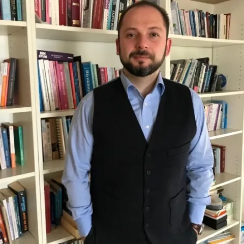 UZM. DR. YUNUS EMRE KOÇAK