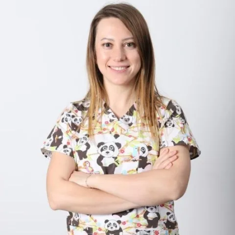 UZM. DT. ESRA ÖZGÖÇMEN