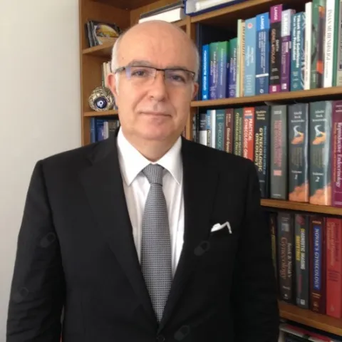 PROF. DR. UMUR KUYUMCUOĞLU