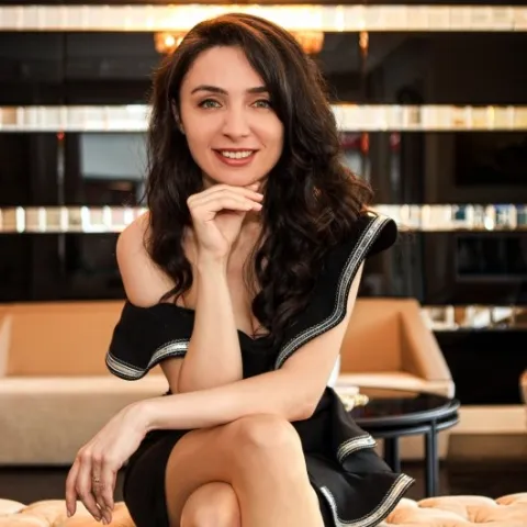 DR. EZGİ TORUNOĞLU KARAVELİOĞLU