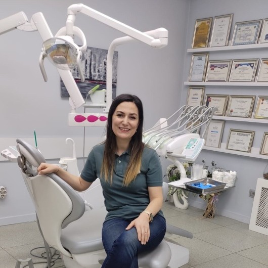 Diş hək. AYŞE BİLGE KIRAÇ