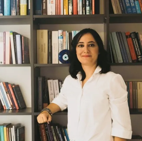 UZM. DR. AYÇE ŞENER