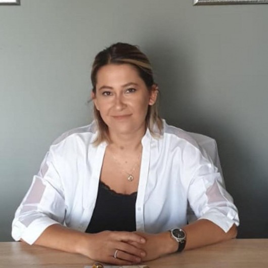 Fizioterapevt ESRA GENÇER