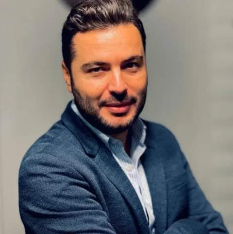 UZM. DR. CENK VARLIK